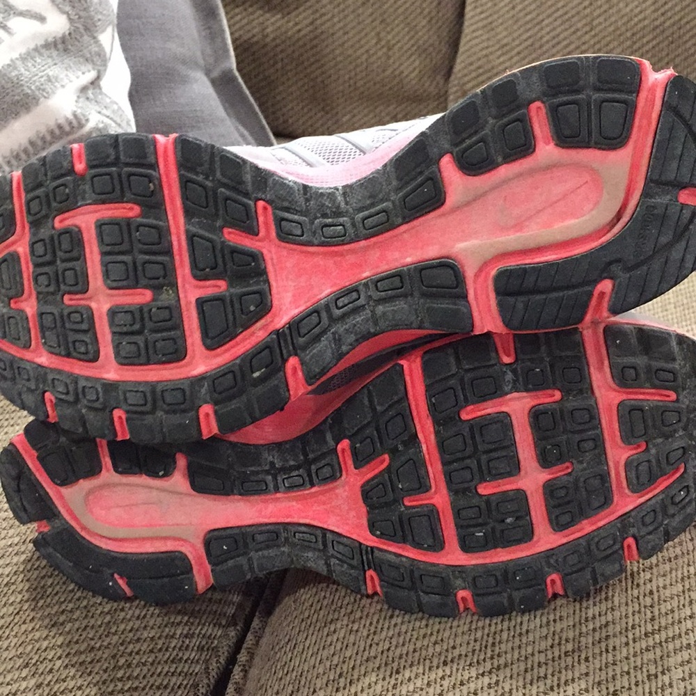 Nike shoes - Picture 4 of 4